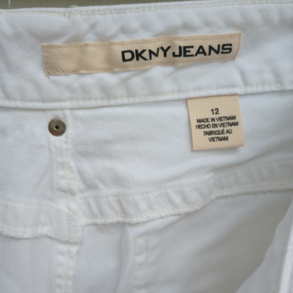 DKNY White Denim Cargo Capri Pants Cropped Stretch Jeans Sz 12 Activewear - Picture 3 of 9